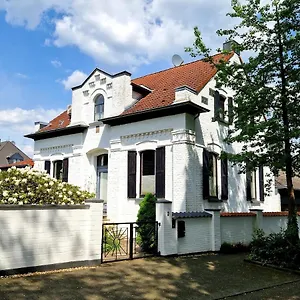 fischer-villa-von-1875-kuscheliges-appartment-im-grnen.topcolognehotels.com/